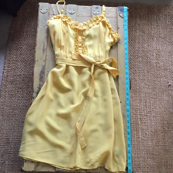 FOREVER 21 💯% SILK YELLOW BUTTON FRONT DRESS M - Picture 2 of 8